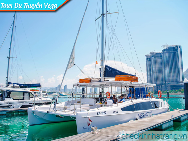 Tour du thuyền Vega Yacht Nha Trang 5